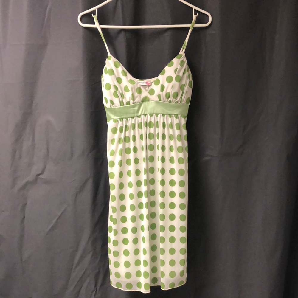 Body Central cute polka dot dress EUC  💚🤍💚🤍💚
